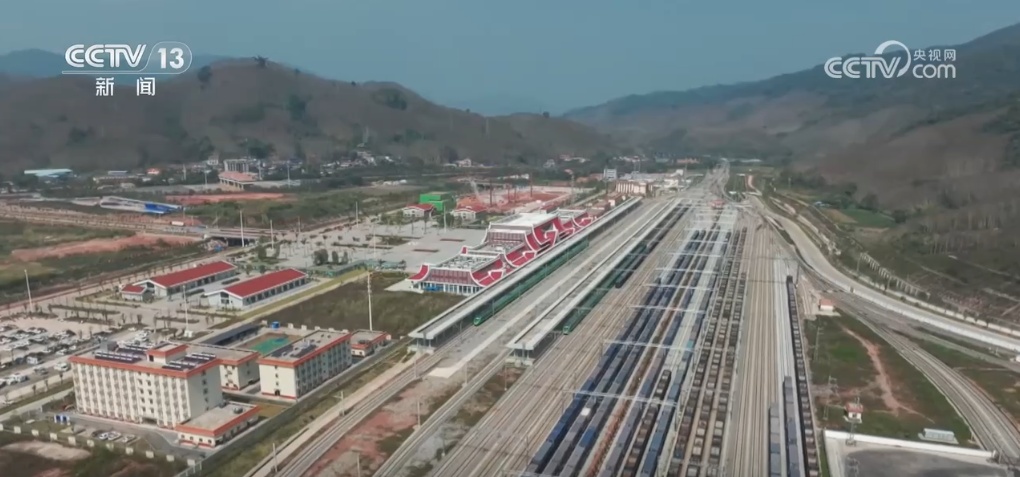 “中老铁路+免签政策”坐着火车游中国 感受跨境游新体验