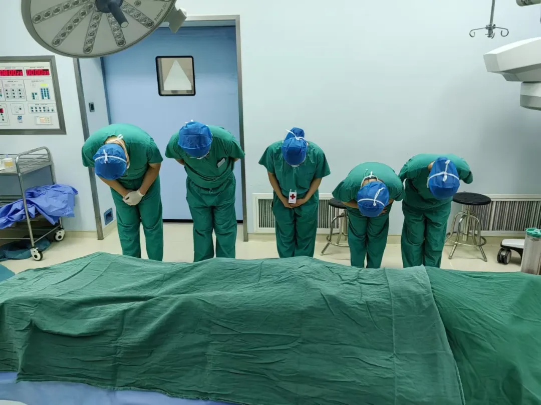 痛心！女孩因病去世，年仅22岁