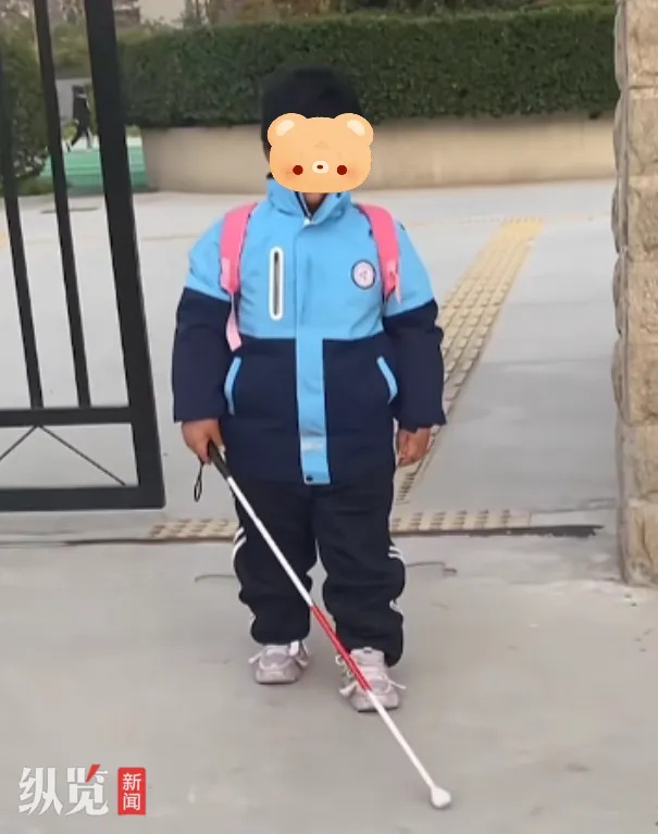他每天跟踪女儿上下学…真相让人泪目！