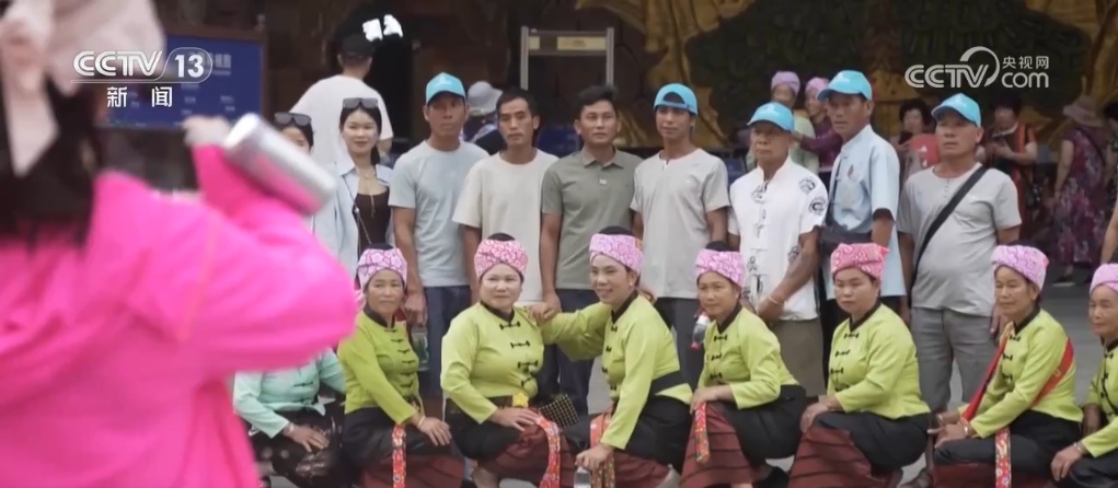 “中老铁路+免签政策”坐着火车游中国 感受跨境游新体验