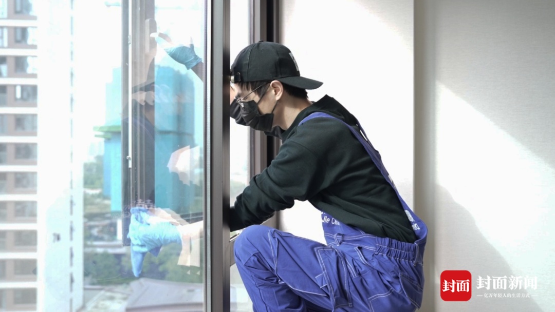 在成都做保洁的年轻人:月入八九千元,上班感觉很治愈 在成都做保洁的年轻人:月入八九千元,上班感觉很治愈
