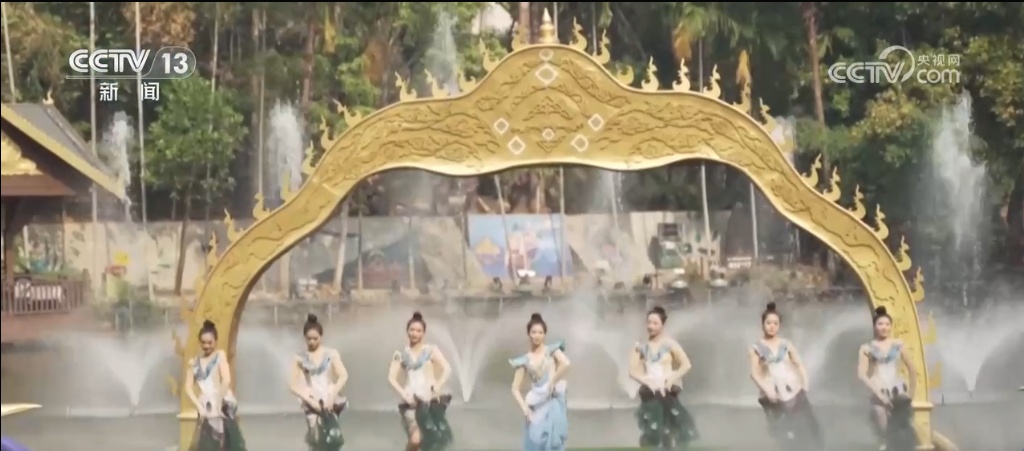 “中老铁路+免签政策”坐着火车游中国 感受跨境游新体验