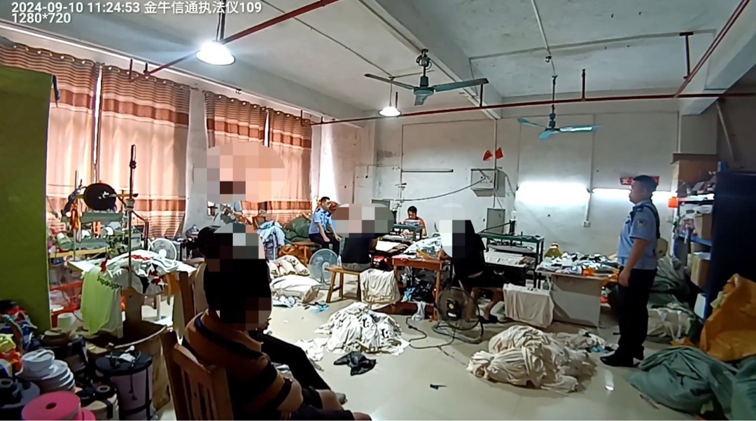 一件“中超球衣”牵出800万制假案！9万件假货被查，14人被抓