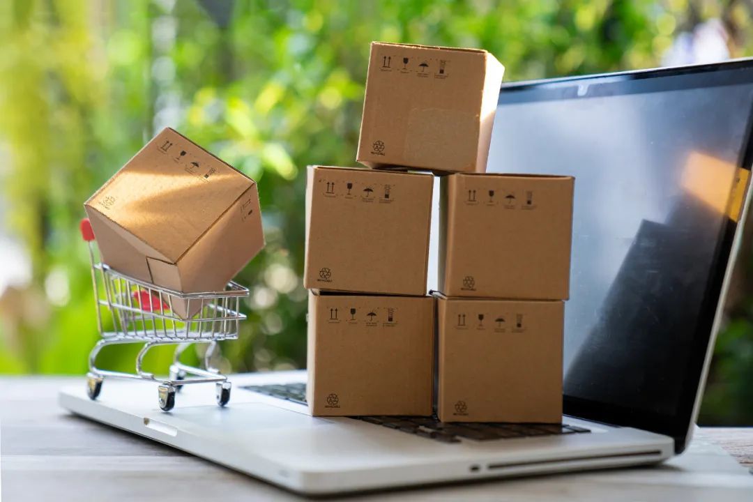 家里老人莫名网购多件商品?“先用后付”套路多!转给家人→ 家里老人莫名网购多件商品?“先用后付”套路多!转给家人→