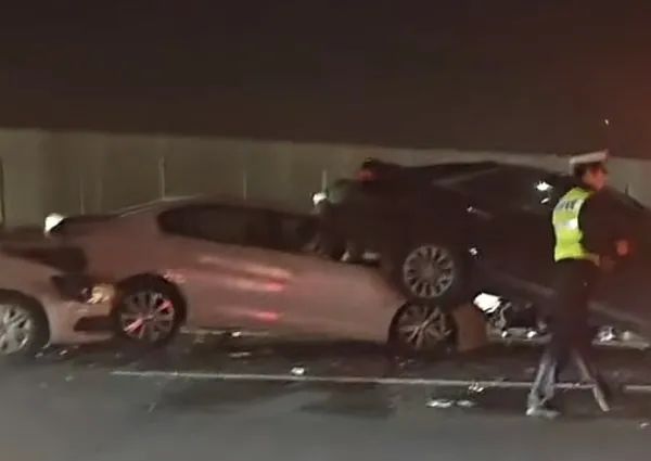 多车连环追尾“叠罗汉”!沪一高速突发2起事故,官方通报 多车连环追尾“叠罗汉”!沪一高速突发2起事故,官方通报