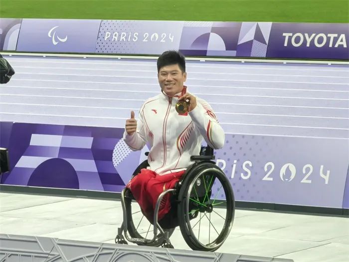 28年来首次！今天，他们感动全城！21岁上海小将夺冠→