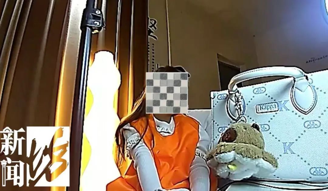 上海一小伙打赏千元与美女主播见面,结果大失所望… 上海一小伙打赏千元与美女主播见面,结果大失所望…