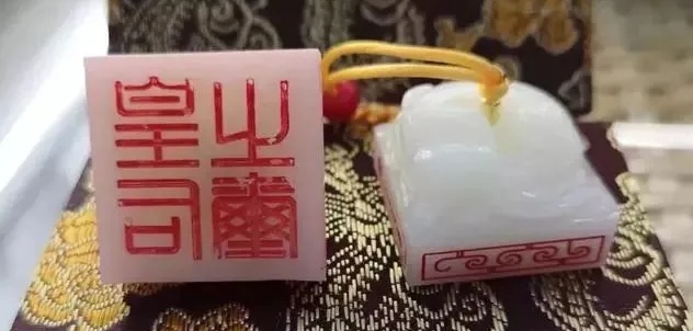 滴，刷把子肉卡出行！文创风吹到了交通卡