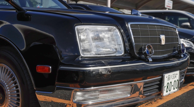 日媒披露首相石破茂车祸细节:或追尾警车 日媒披露首相石破茂车祸细节:或追尾警车