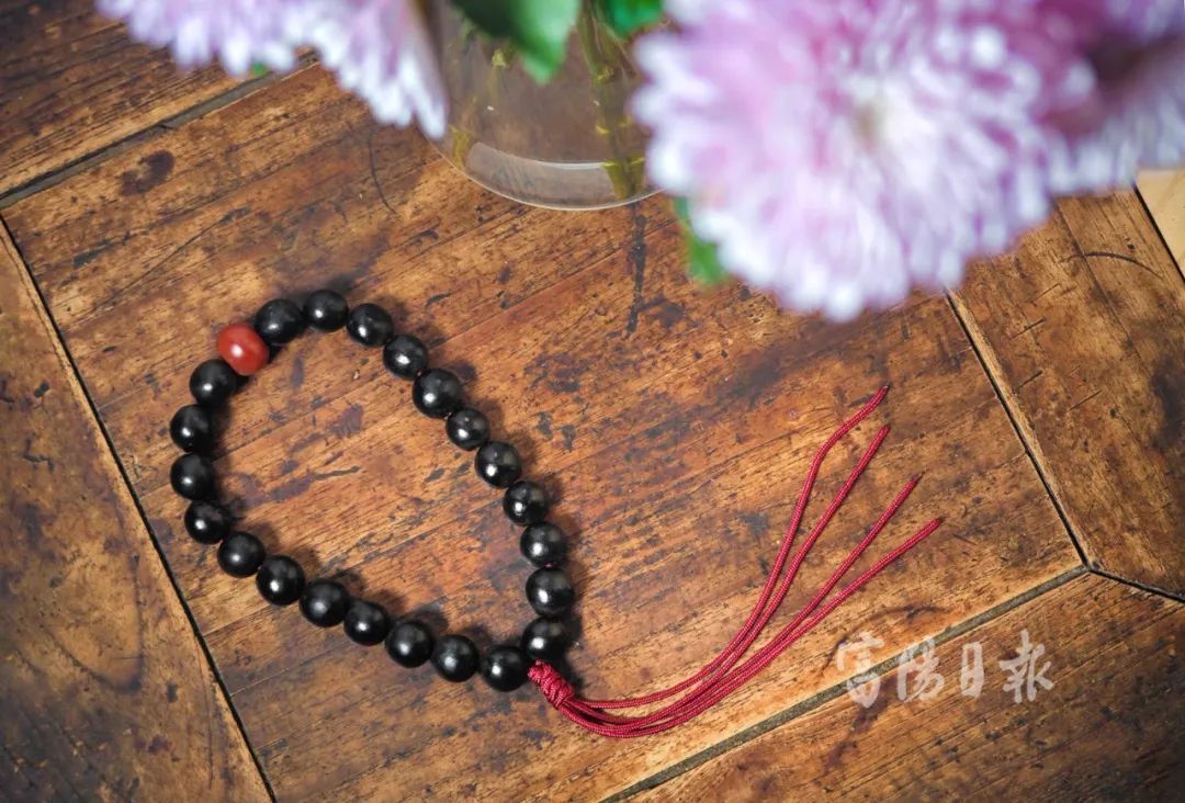 不能吃!不能吃!杭州街头大量出现,很多人在捡... 不能吃!不能吃!杭州街头大量出现,很多人在捡...