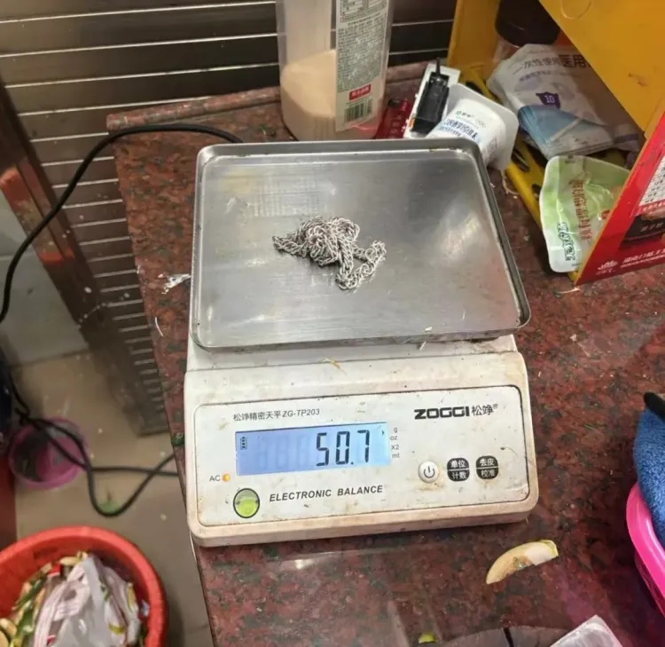 “五人组”深夜行窃功德箱，不到一天悉数落网