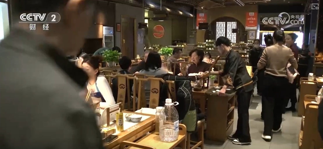 “果盘子”“菜篮子”抢“鲜”上市 购销两旺生产供应基础好 “果盘子”“菜篮子”抢“鲜”上市 购销两旺生产供应基础好