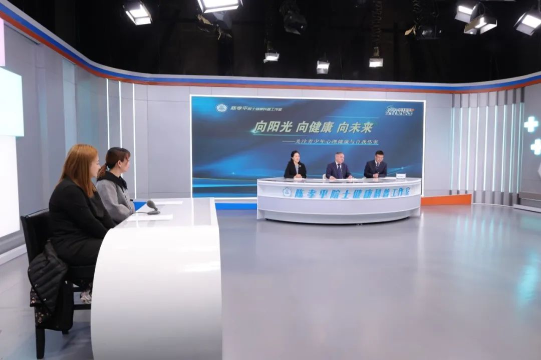 走进孩子内心的“隐秘角落” 走进孩子内心的“隐秘角落”