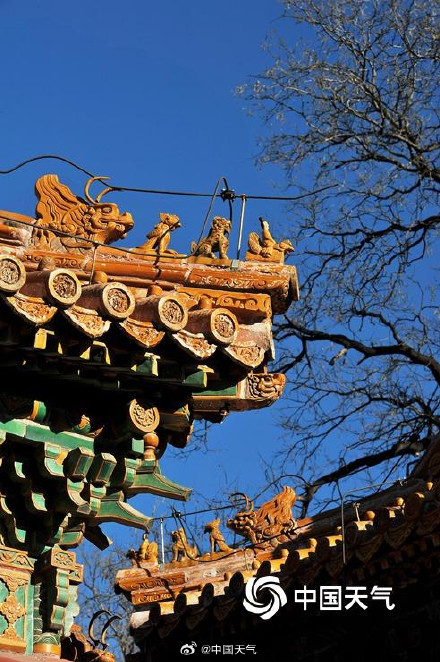 北京大风吹来宝石蓝天空