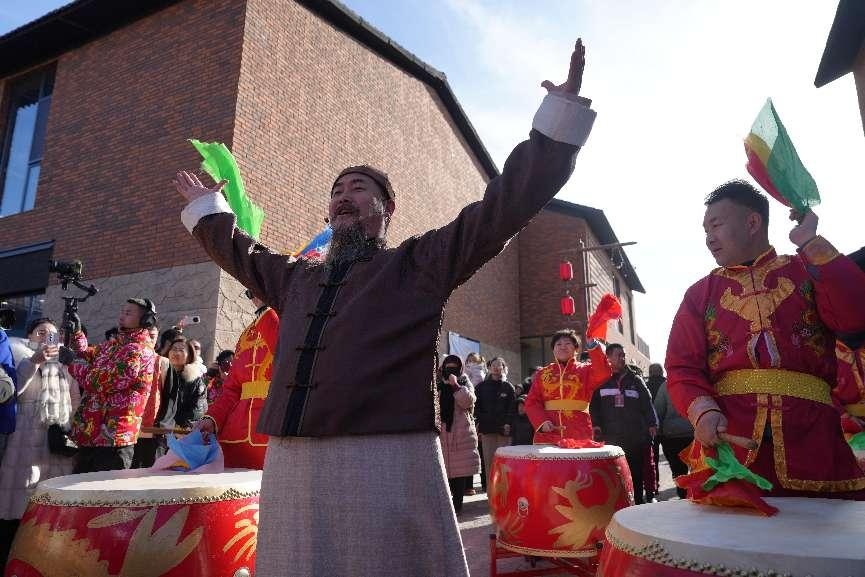 内蒙古包头市黄河全线流凌 开启冬季观凌盛景 内蒙古包头市黄河全线流凌 开启冬季观凌盛景