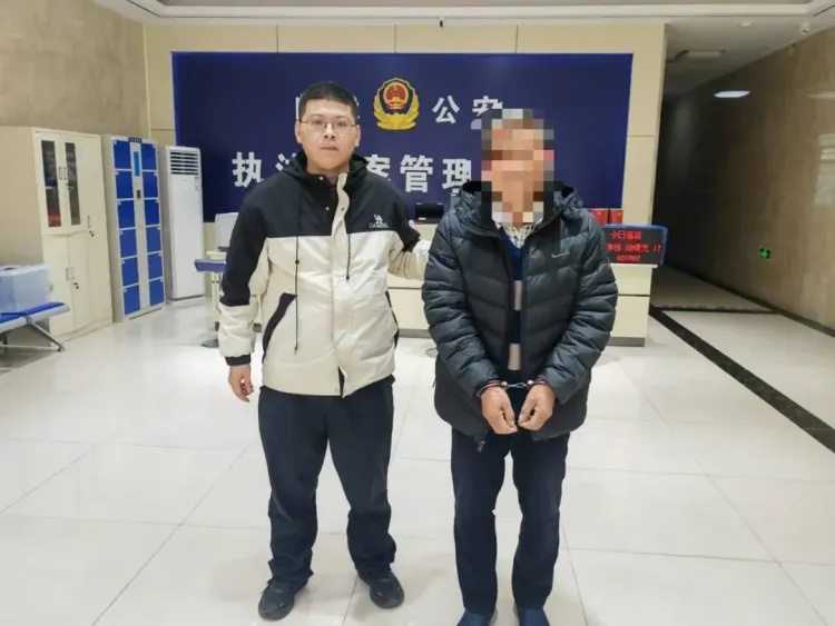 21岁小伙和66岁老汉经常同时出入小区……被抓了！