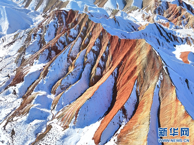甘肃张掖:雪落丹霞 甘肃张掖:雪落丹霞