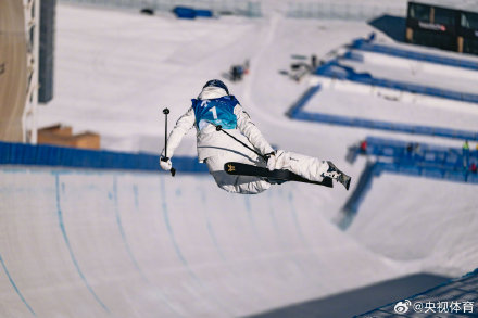 谷爱凌备战滑雪世界杯云顶站