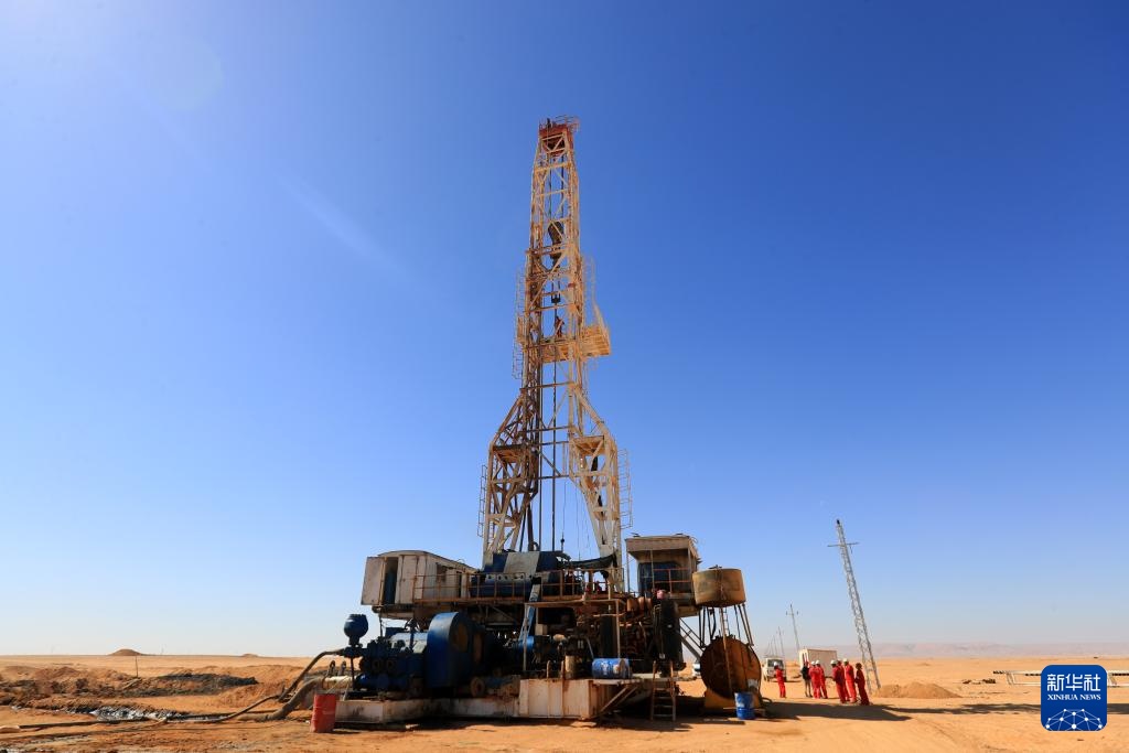 通讯|在荒漠中浇灌希望——记在埃及沙漠腹地工作的中国水井施工队 通讯|在荒漠中浇灌希望——记在埃及沙漠腹地工作的中国水井施工队