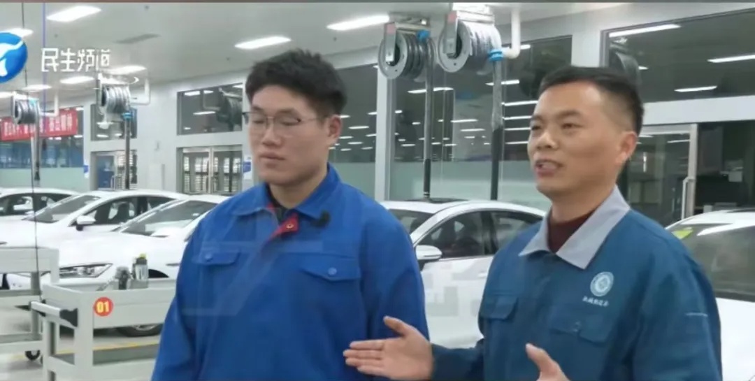 17岁中专生被企业疯抢,这河南孩儿真中! 17岁中专生被企业疯抢,这河南孩儿真中!