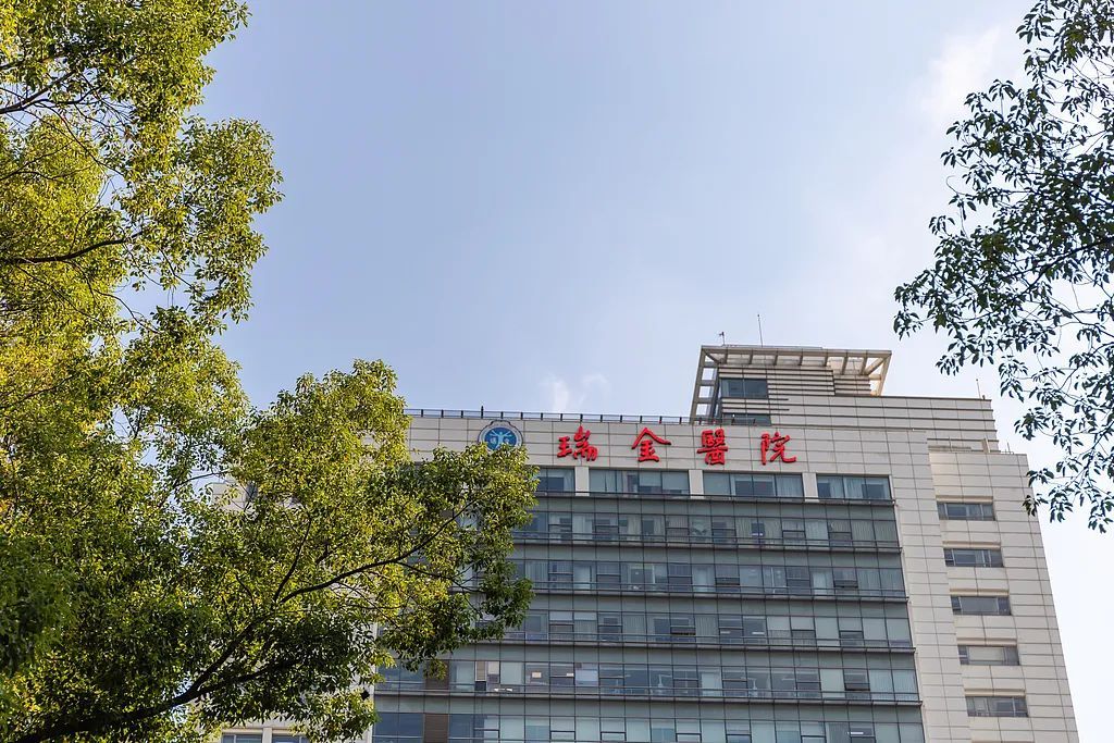 太吓人!女子体内藏10米长虫,瑞金医院用“南瓜籽+槟榔”驱虫排出,她只因吃了...... 太吓人!女子体内藏10米长虫,瑞金医院用“南瓜籽+槟榔”驱虫排出,她只因吃了......