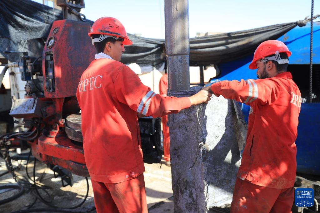 通讯|在荒漠中浇灌希望——记在埃及沙漠腹地工作的中国水井施工队 通讯|在荒漠中浇灌希望——记在埃及沙漠腹地工作的中国水井施工队