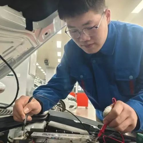 17岁中专生被企业疯抢,这河南孩儿真中! 17岁中专生被企业疯抢,这河南孩儿真中!