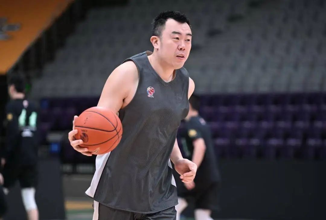 张镇麟回归在即！辽篮主教练杨鸣说……