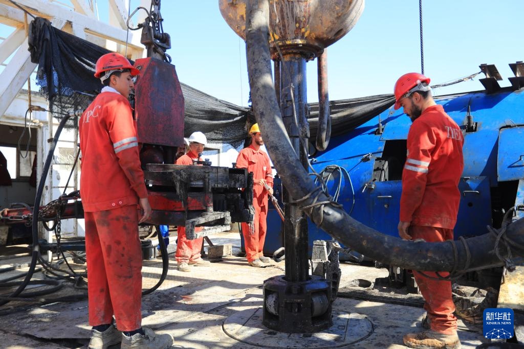 通讯|在荒漠中浇灌希望——记在埃及沙漠腹地工作的中国水井施工队 通讯|在荒漠中浇灌希望——记在埃及沙漠腹地工作的中国水井施工队