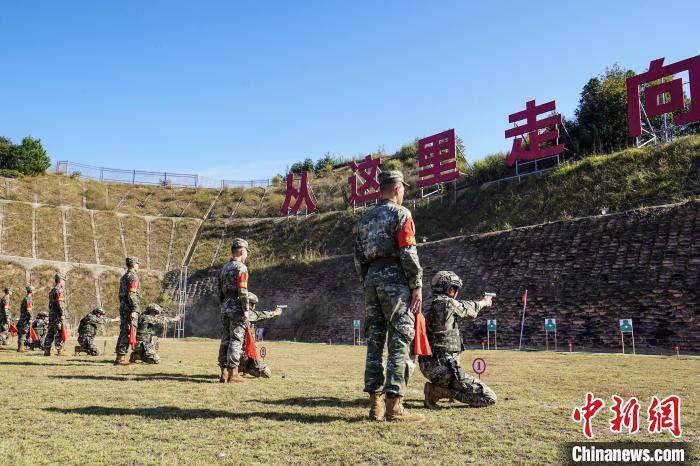 直击武警福建特战队员考核现场