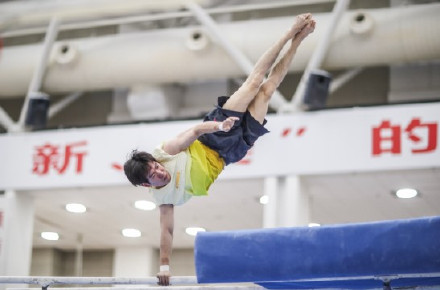 国家男子体操队开启冬训 老将回归传帮带 新人入队活力足