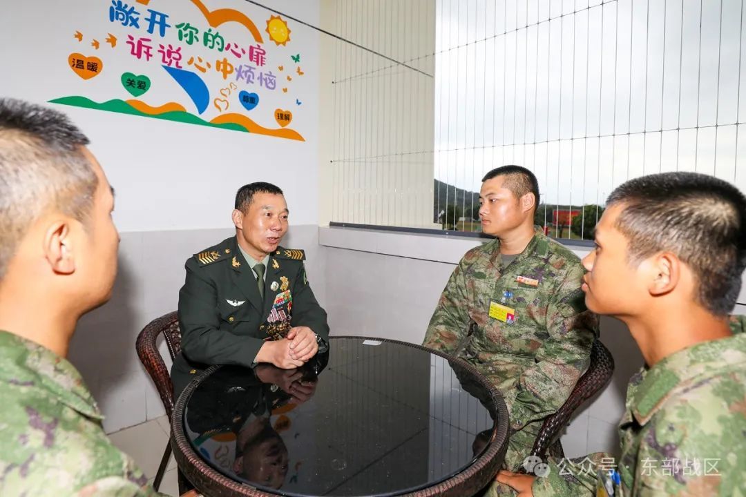 服役30年，“兵王”光荣退休！