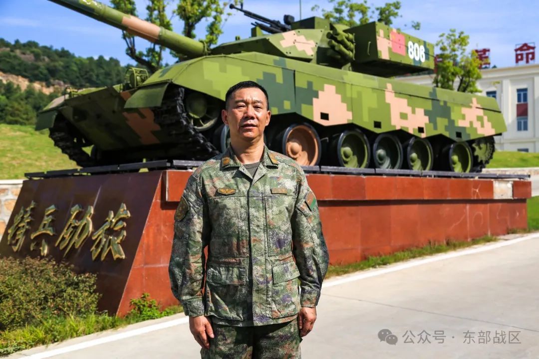 服役30年，“兵王”光荣退休！