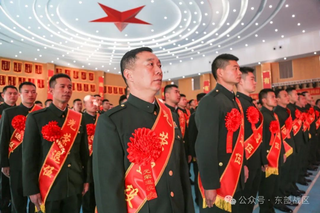 服役30年，“兵王”光荣退休！