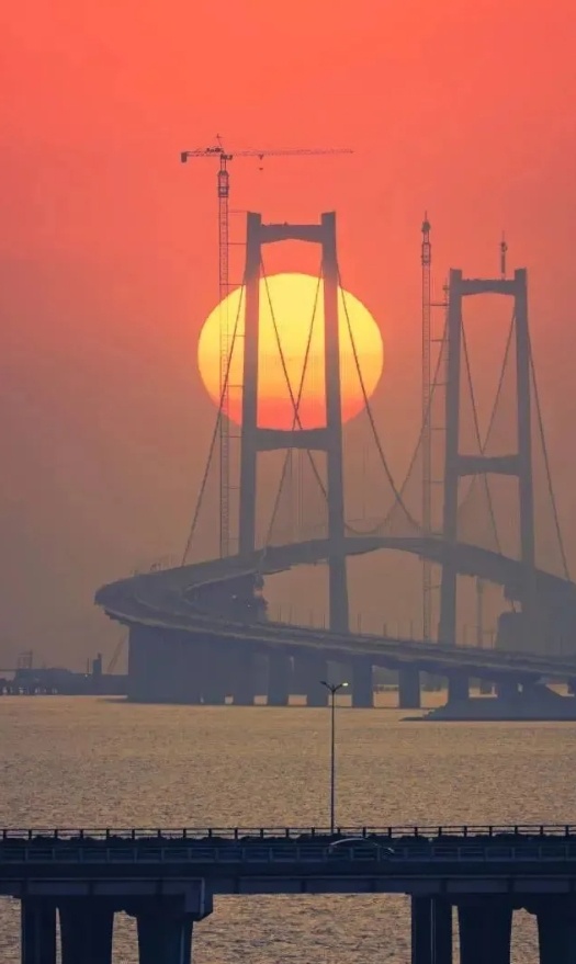 深中通道的绝美“悬日”，你见过吗？