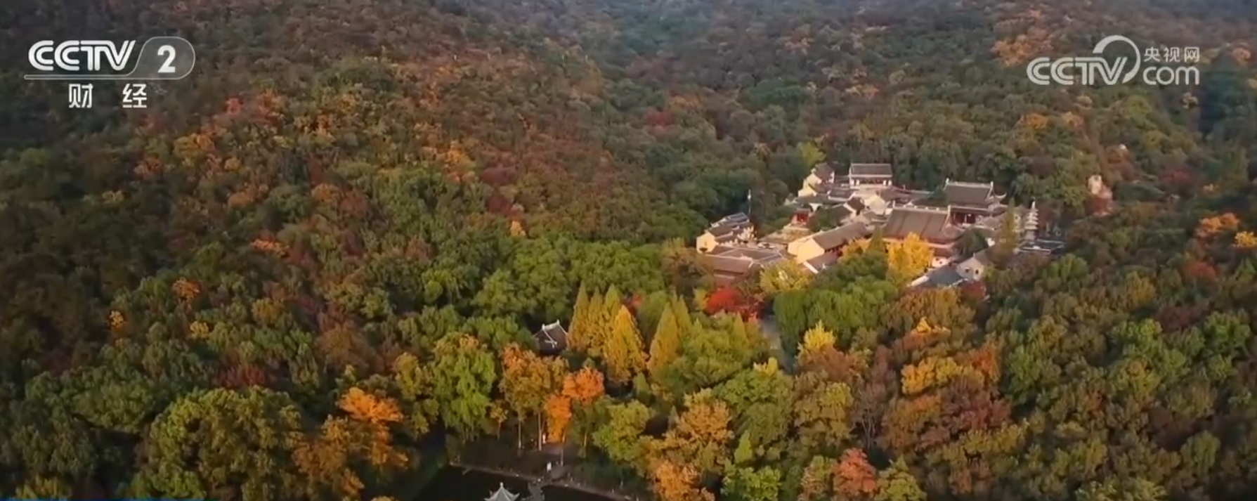 赏红叶、看冬景、打卡“天空之镜” 解锁大美中国的N种“沉浸式”玩法