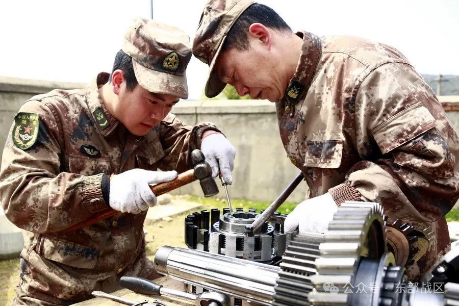 服役30年，“兵王”光荣退休！