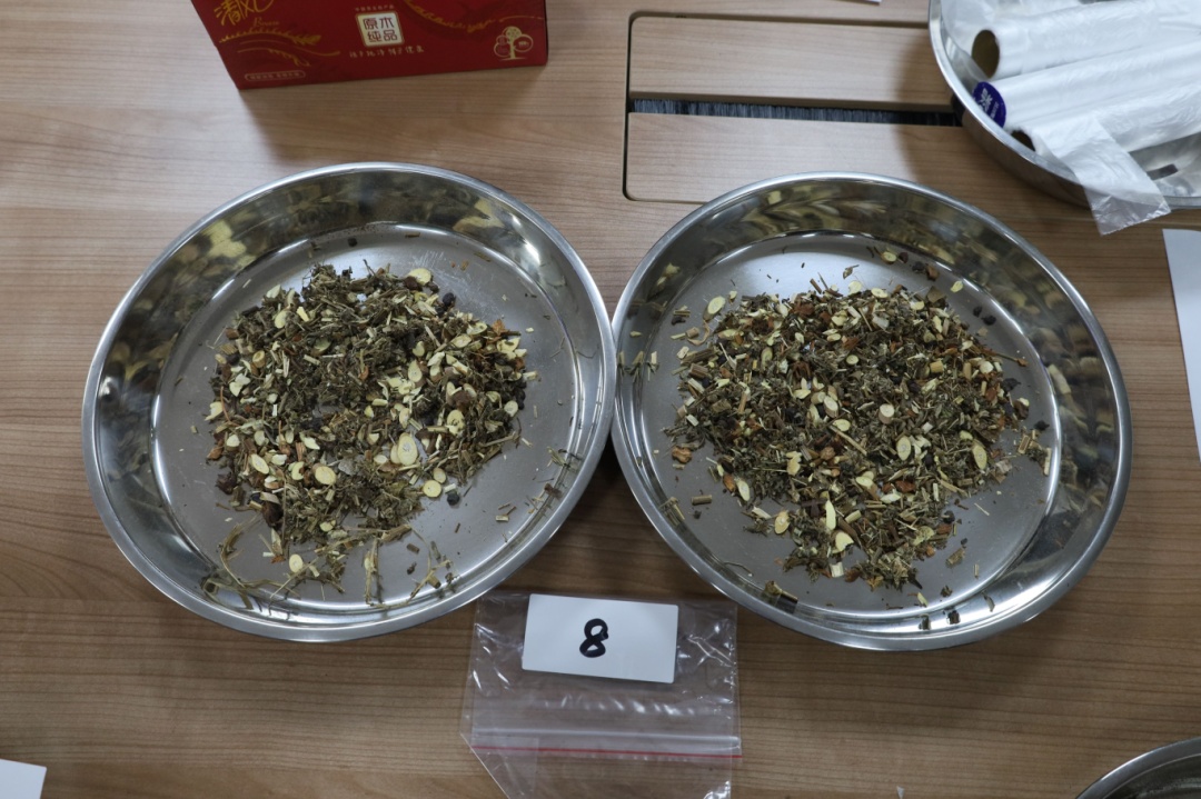 红花染色充当藏红花，烟蒂、塑料、螺丝壳被检出！小心这种“泡脚包”