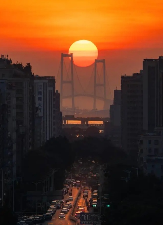 深中通道的绝美“悬日”，你见过吗？