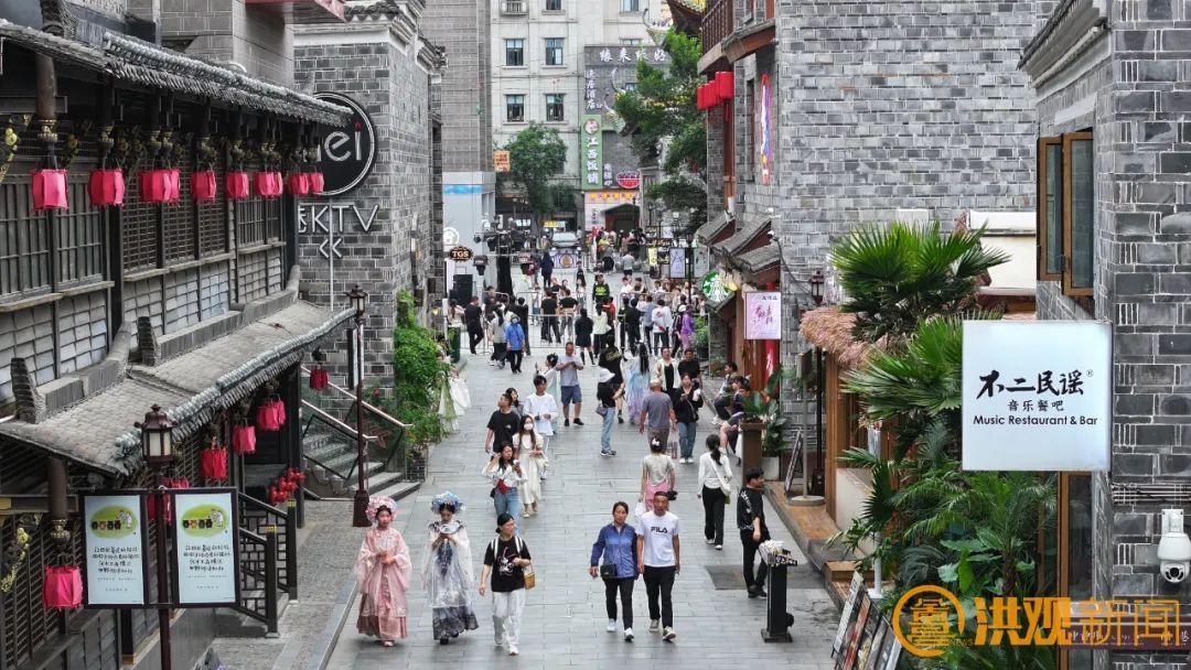 南昌万寿宫，“火出圈”背后藏着怎样的“绣花功”？