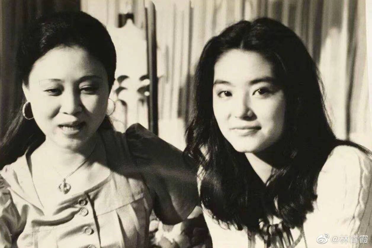 林青霞悼念琼瑶:“心好痛” 林青霞悼念琼瑶:“心好痛”