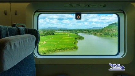 坐中国高铁看山河入画