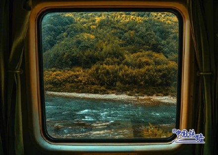 坐中国高铁看山河入画
