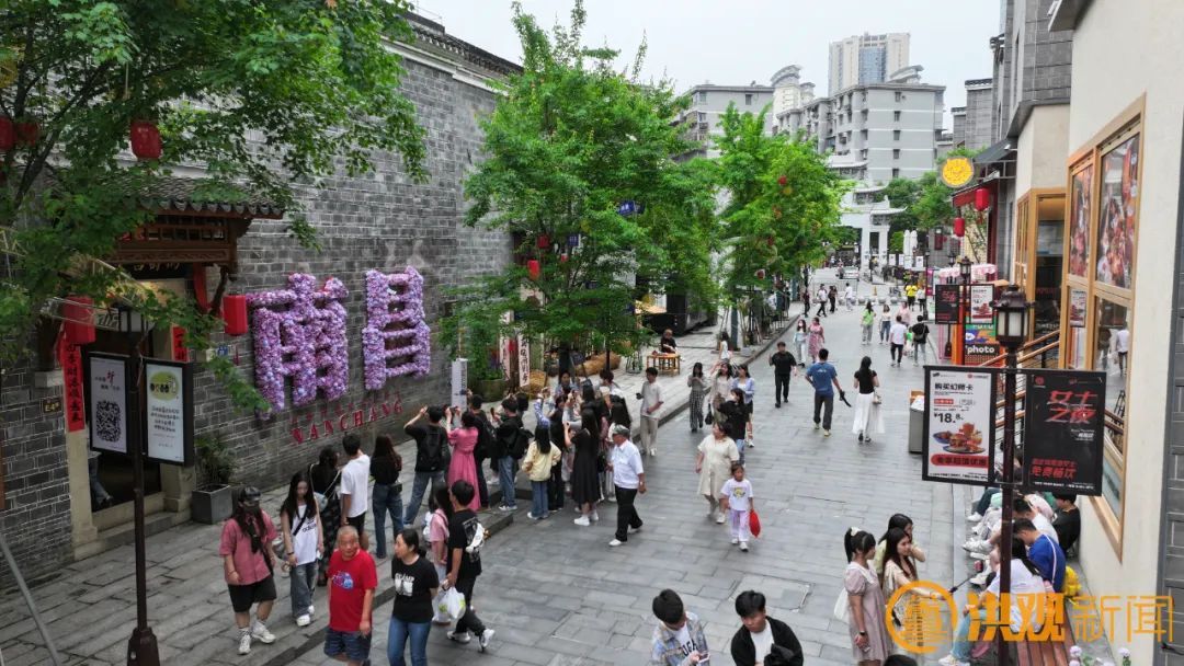 南昌万寿宫，“火出圈”背后藏着怎样的“绣花功”？