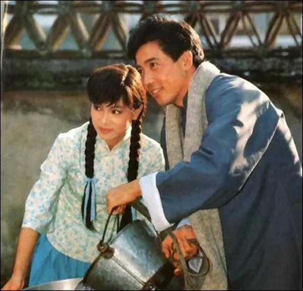 琼瑶去世，“琼瑶经济”赚了上亿美元，捧红近百名明星
