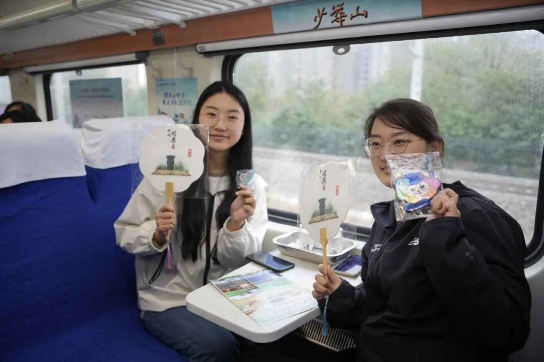 爆火双层列车,限时上线运行! 爆火双层列车,限时上线运行!