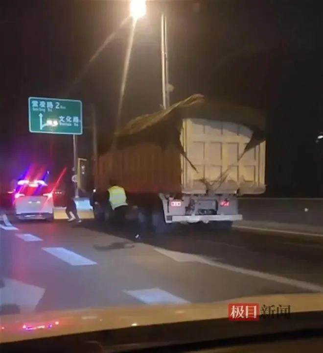 “货车司机坠桥身亡”,当地通报 “货车司机坠桥身亡”,当地通报