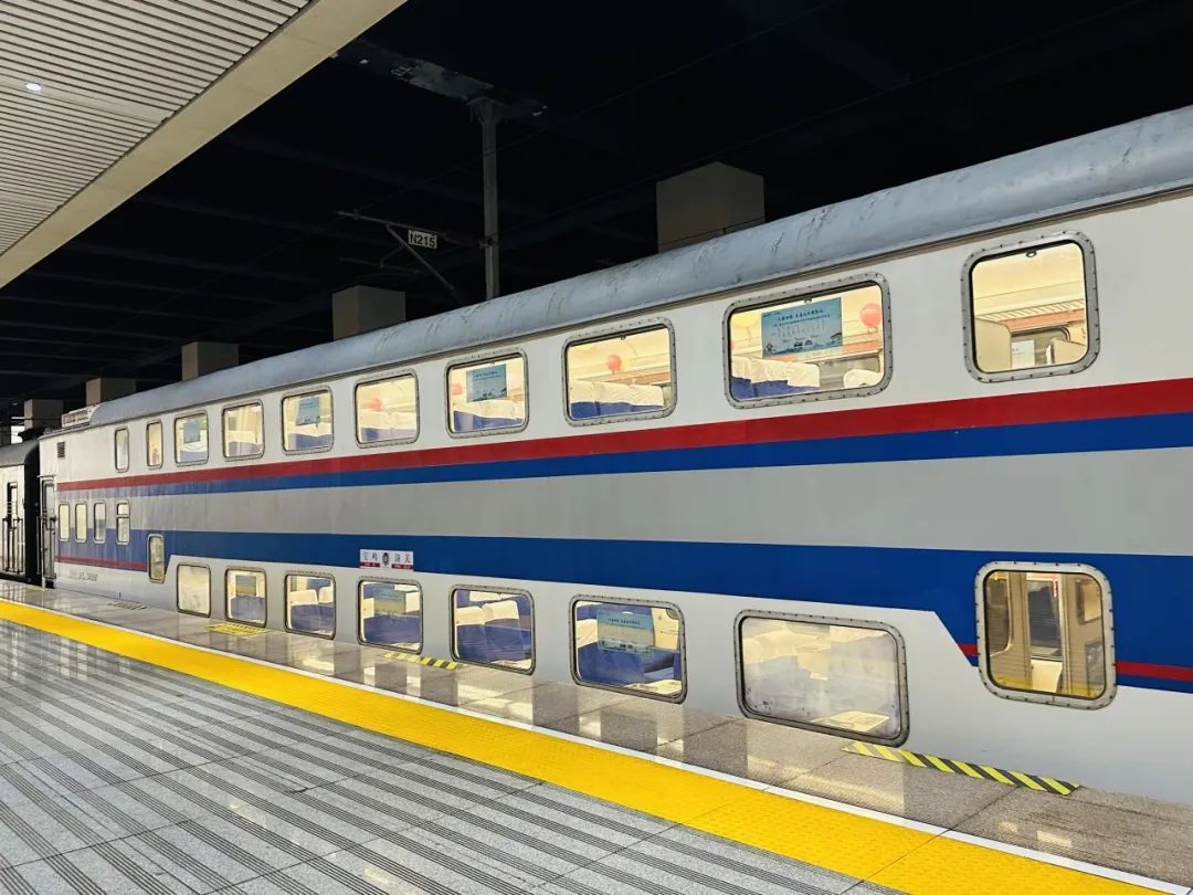 爆火双层列车,限时上线运行! 爆火双层列车,限时上线运行!