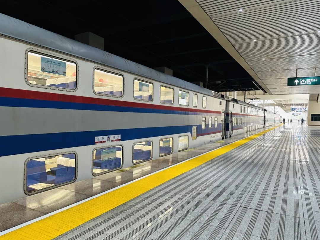 爆火双层列车,限时上线运行! 爆火双层列车,限时上线运行!