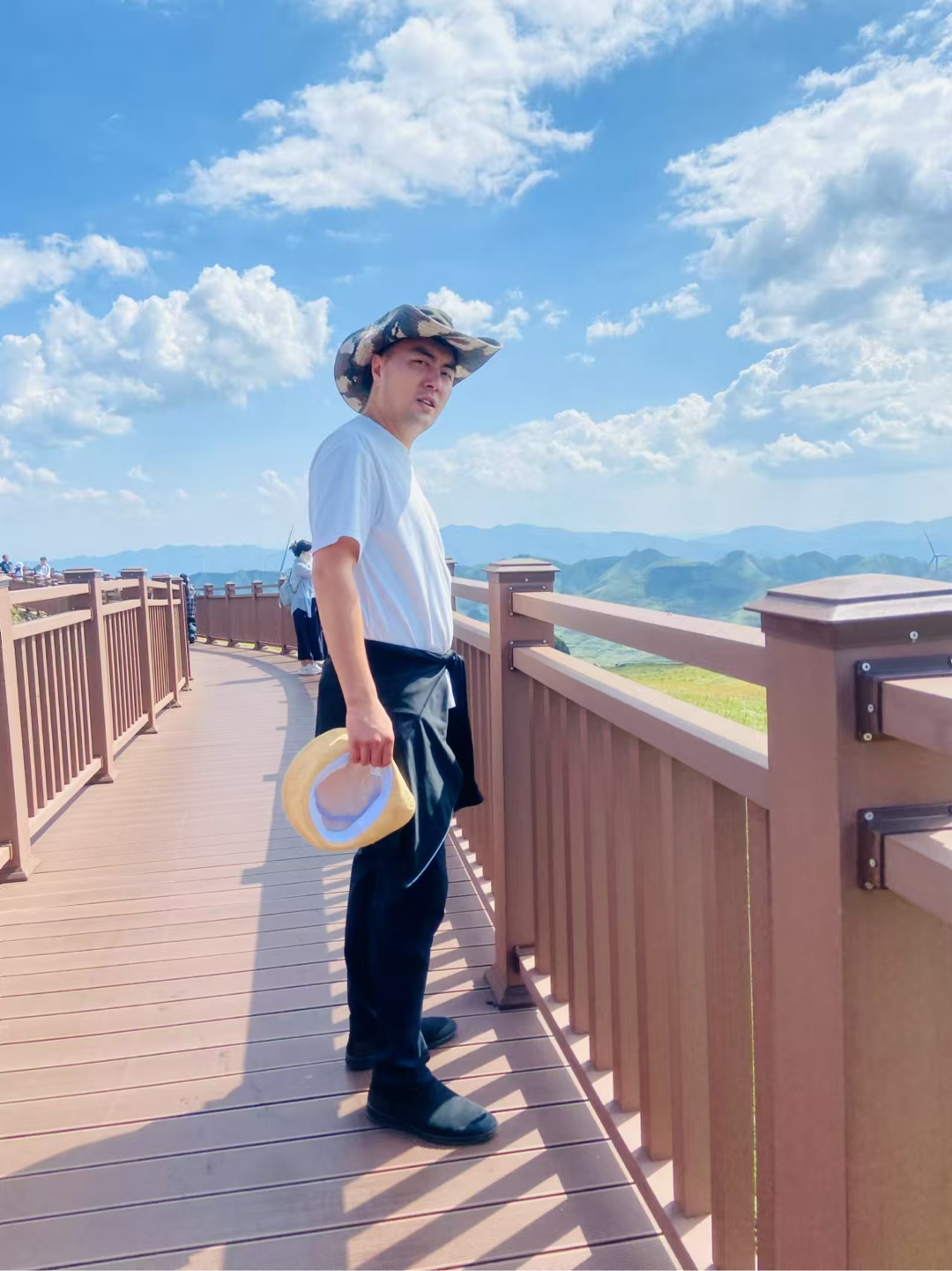 退伍不褪色！男子落水，他二话不说飞身跃进冰冷河中